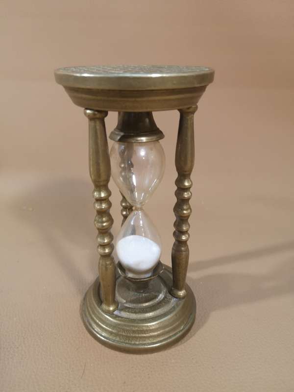 Vintage brass 5 minute hourglass