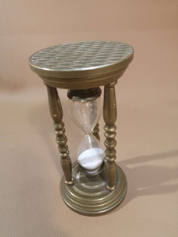 Vintage brass 5 minute hourglass