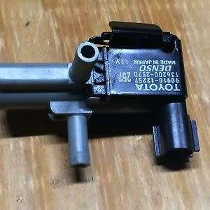Toyota Denso Valve Vacuum Switching 90910-12257 136200-2570