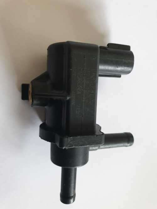 Toyota Denso Valve Vacuum Switching  90910-12259 136200-2771