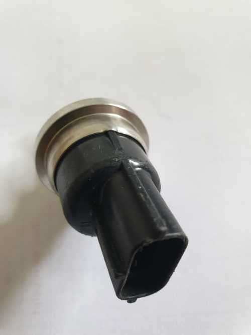Mitsubishi Original Rail Pressure Sensor Md347416 Md360939 E1t18871 MR560127