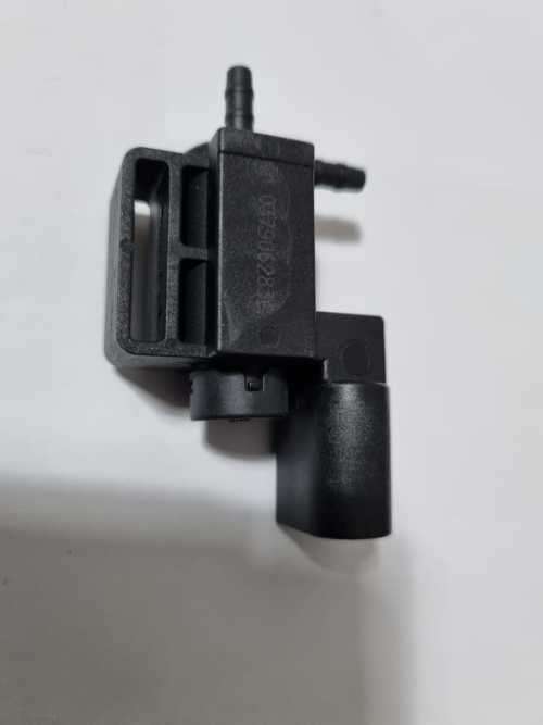 Vw Audi intake Manifold Control Solenoid 037906283C