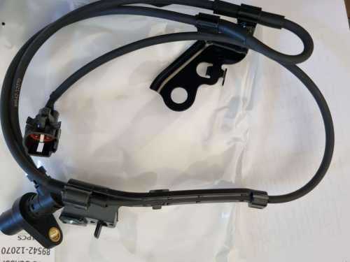 Toyota Corolla R/F Abs Wheel Speed Sensor Part Number: 89542-12070