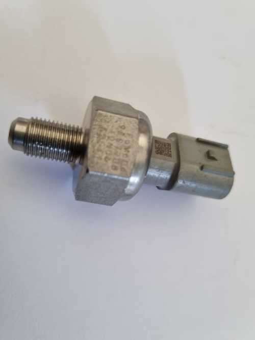 Ford Volvo Fuel FoMoCo Rail Pressure Sensor 100033857 DS7G-9F972-EA 9F972EA