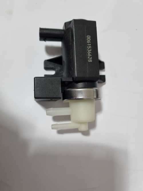 Mercedes Vacuum Solenoid Pressure Valve  A0061536628 A0051535528 7.00782.04.0
