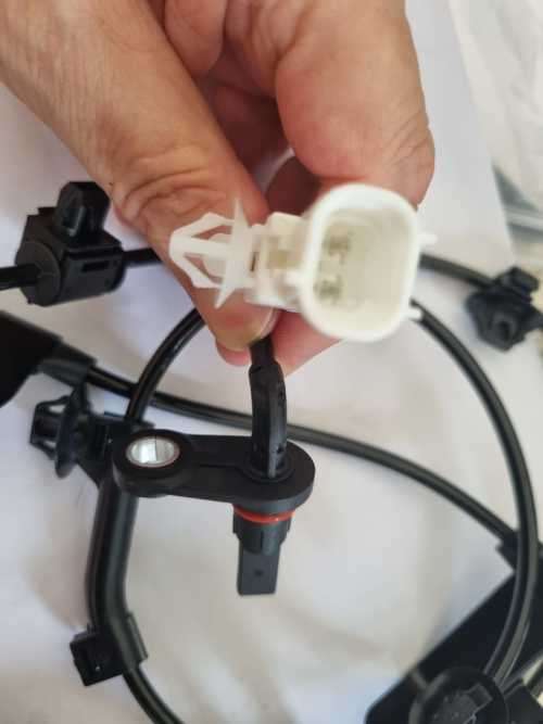 Toyota Hilux VIII Left Front Abs Wheel Speed Sensor 89543-0K080/081 89543-0k060/061