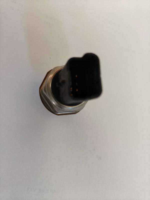 Ford Mazda Mini Fuel Rail Pressure Sensor 85PP34-02 9M5Q-9D280-AB / 55PP34-02 9670076780