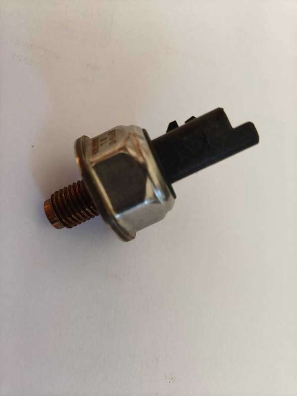 Ford Mazda Mini Fuel Rail Pressure Sensor 85PP34-02 9M5Q-9D280-AB / 55PP34-02 9670076780
