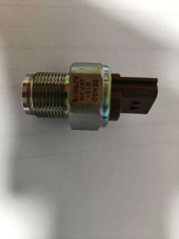 Nissan Isuzu 2.2 2.5Dci Opel Tdci Denso Fuel Rail Pressure Sensor 499000-6131 499000-6160 8981197900