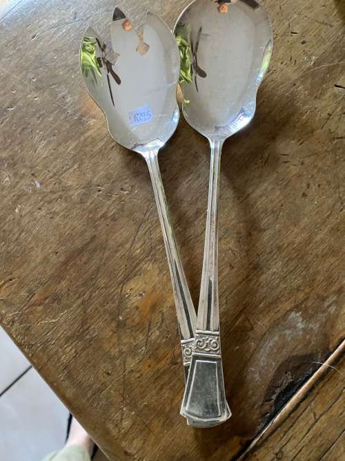 ANGIRA EPNS SALAD /SERVERS LIKE NEW