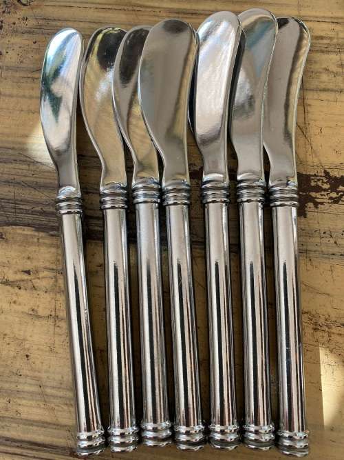 BUTTER KNIVES FAB CONDITION AS NEW