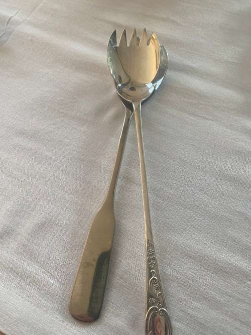 EPNS ENGLAND FINE PASTA SALAD / SERVING SPOON HAS ALL MARKINGS