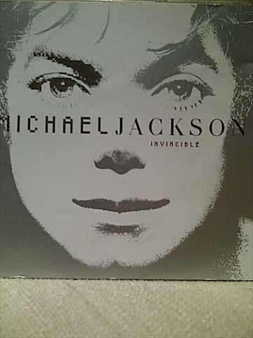 Michael Jackson : Invincible  (CD FOR SALE)