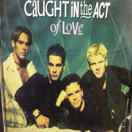 Caught in the act of love : CD