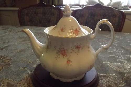 Royal Albert Peach Rose Tea Pot