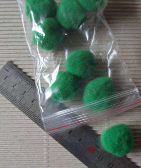 Pompoms Pack of 8 Emerald Green