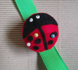 BARGAIN:GREAT GIFT : Felt Lady Bug Pincushion