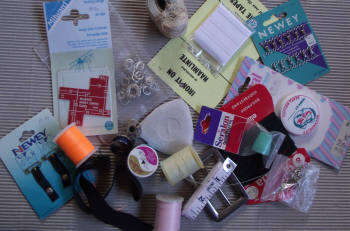 BARGAIN Sewing Pack of Odds & Sods.... No.2
