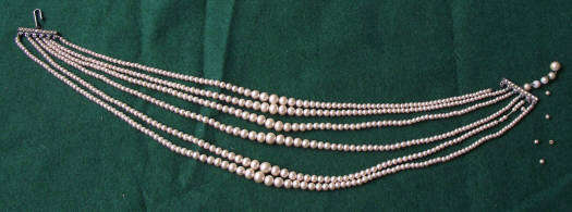 Beautiful Good Quality Costume Vintage Faux Pearl Necklace