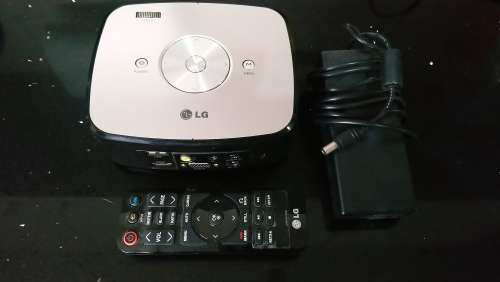 LG HX300G Projector in Excellent Condition