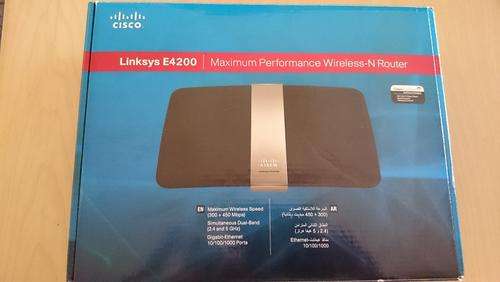 Linksys E4200 Maximum Performance Wireless-N Router