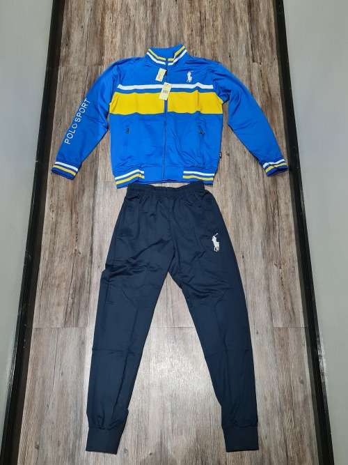 NEW LARGE UNISEX  TRACKSUIT (SEE DESCRIPTION)