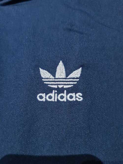 NEW UNISEX  MEDIUM TRACKSUIT (SEE DESCRIPTION)