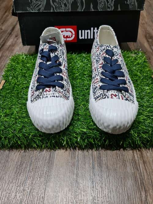 NEW UNISEX UK 7 SNEAKER ( SEE DESCRIPTION)