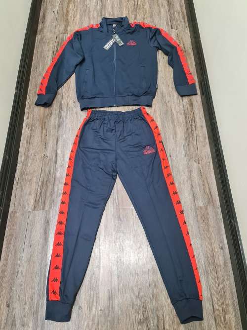 NEW MEDIUM UNISEX TRACKSUIT (SEE DESCRIPTION)
