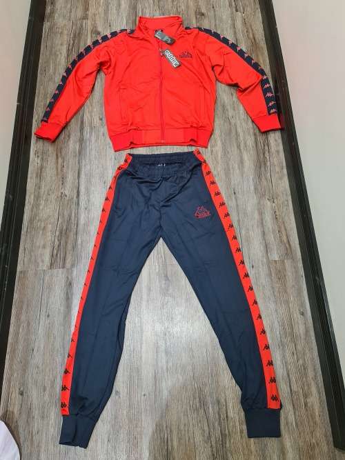 NEW MEDIUM UNISEX TRACKSUIT (SEE DESCRIPTION)