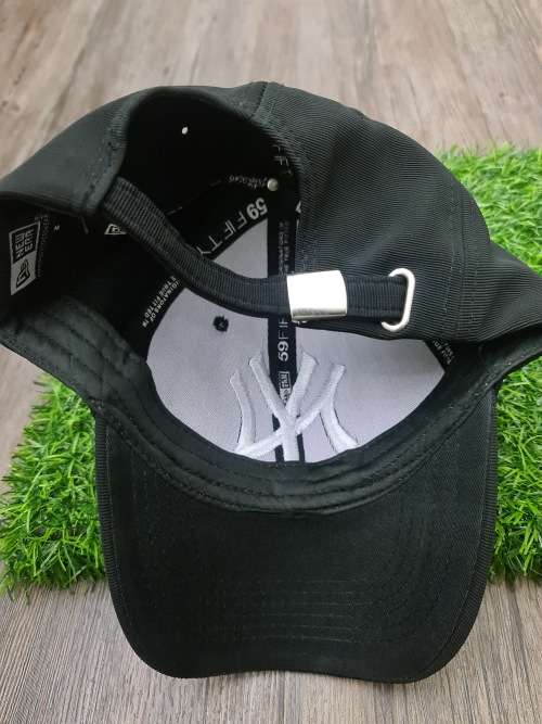 NEW BRANDED NEW ERA CAP (SEE DESCRIPTION)