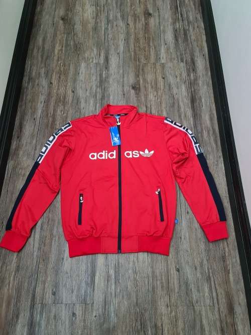 NEW UNISEX LARGE TRACKSUIT (SEE DESCRIPTION)