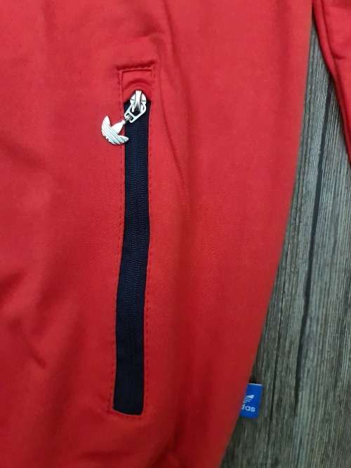 NEW UNISEX LARGE TRACKSUIT (SEE DESCRIPTION)