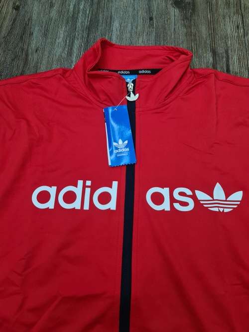 NEW UNISEX LARGE TRACKSUIT (SEE DESCRIPTION)