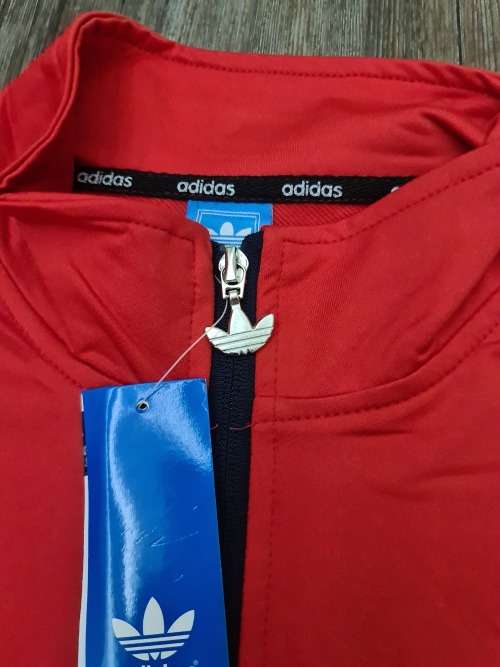 NEW UNISEX LARGE TRACKSUIT (SEE DESCRIPTION)