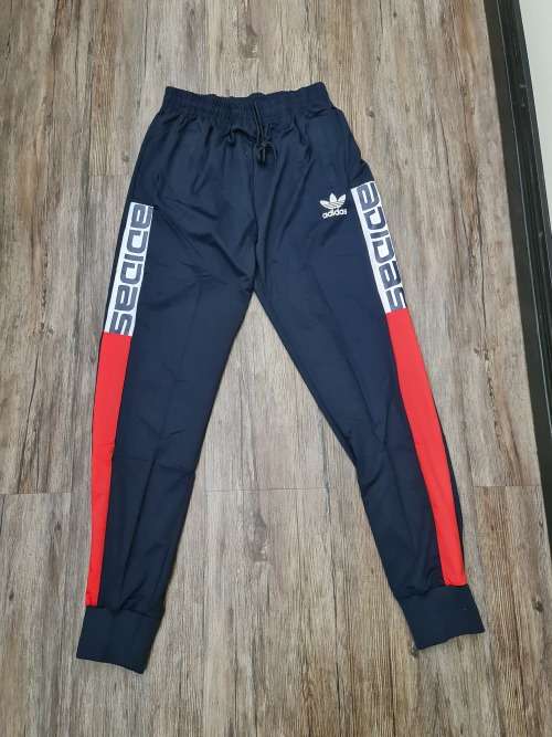 NEW UNISEX LARGE TRACKSUIT (SEE DESCRIPTION)