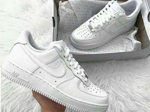 NEW UNISEX NIKE AIRFORCE ONE- UK 4.5