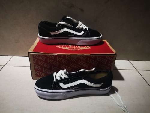 NEW UNISEX VANS OLD SKOOL- UK 4.5