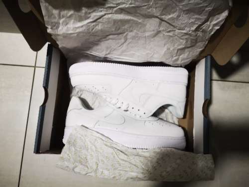 NEW UNISEX NIKE AIRFORCE ONE- UK 9/ EUR 44