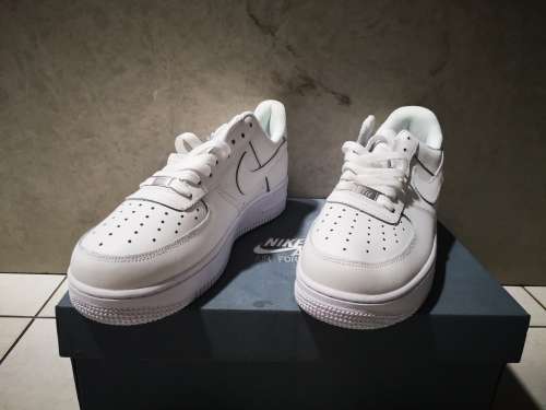 NEW UNISEX NIKE AIRFORCE ONE- UK 9/ EUR 44