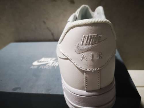 NEW UNISEX NIKE AIRFORCE ONE- UK 4.5
