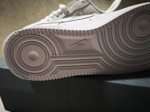 NEW UNISEX NIKE AIRFORCE ONE- UK 4.5