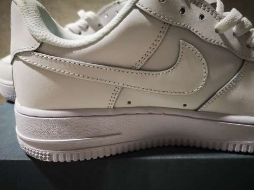 NEW UNISEX NIKE AIRFORCE ONE- UK 9/ EUR 44
