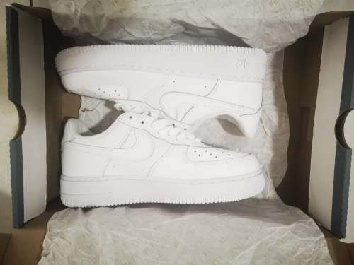 NEW UNISEX NIKE AIRFORCE ONE- UK 4.5