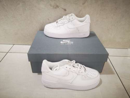 NEW UNISEX NIKE AIRFORCE ONE- UK 4.5