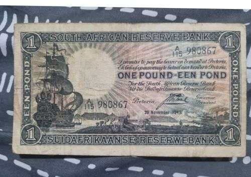 THREE SOUTH AFRICAN ONE POUND NOTES MH DE KOCK AND J POSTMUS