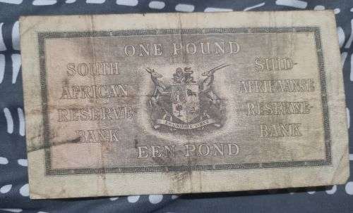 THREE SOUTH AFRICAN ONE POUND NOTES MH DE KOCK AND J POSTMUS