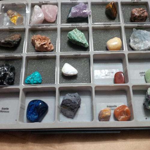 TRAY OF 21SEMI PRECIOUS/PRECIOUS GEMSTONES FOR A SERIOUS COLLECTOR !!!!!!