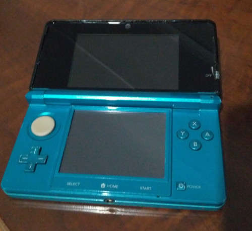 Nintendo 3DS + 2 Games
