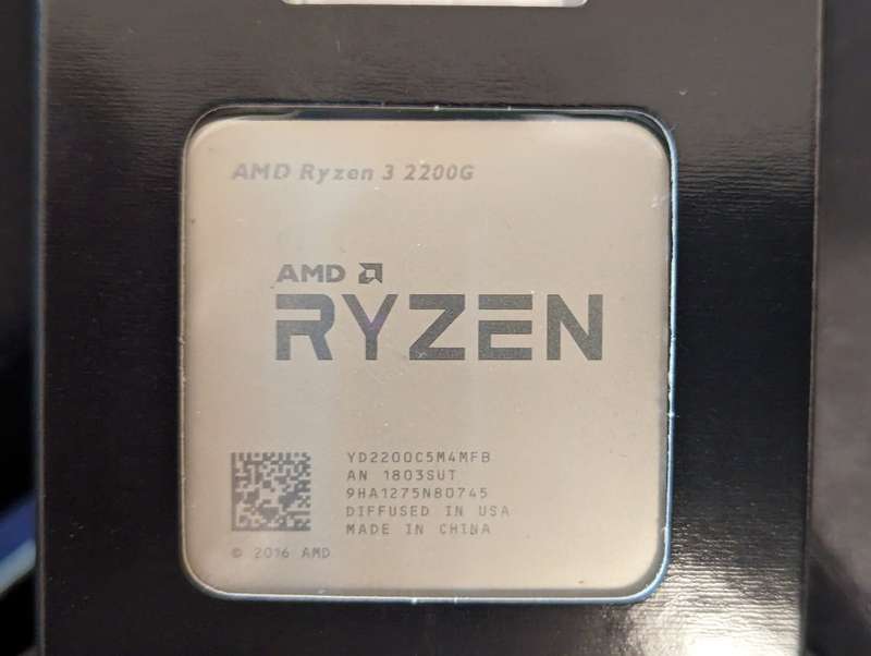 AMD Ryzen 3 2200G APU